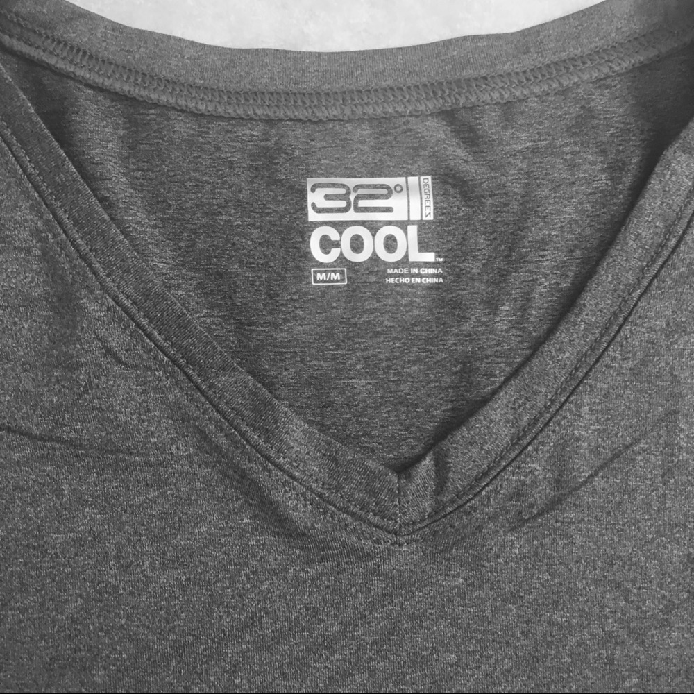 32 degrees v neck